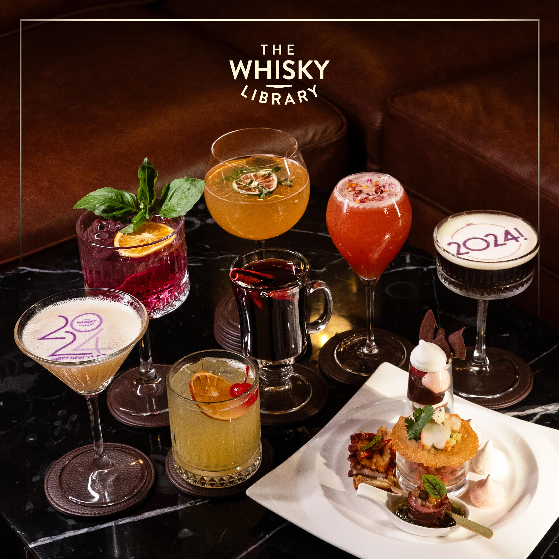 에서 새해 카운트다운 위스키 도서관