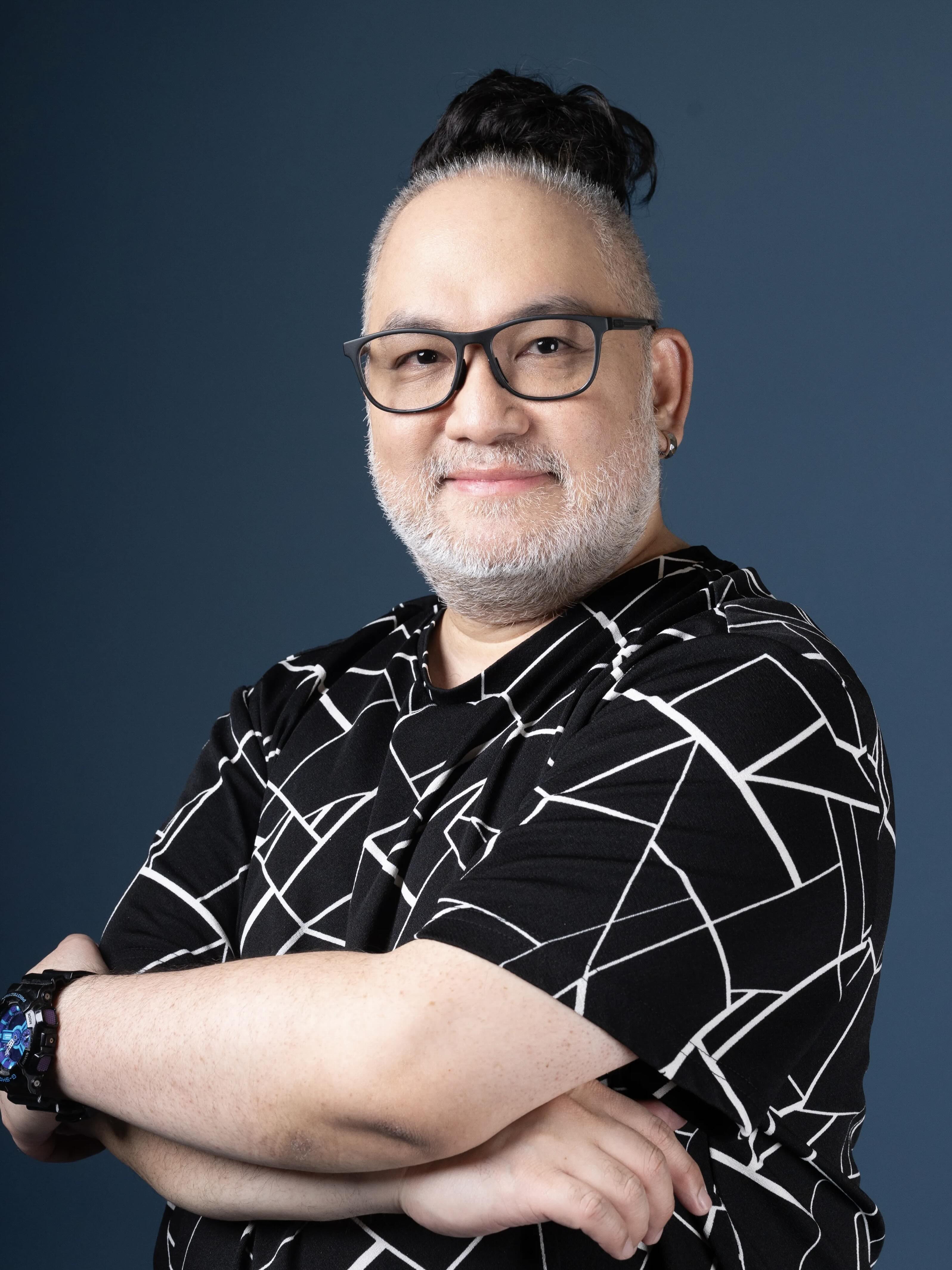 헤어 및 메이크업 디자이너 요한 델라 푸엔테