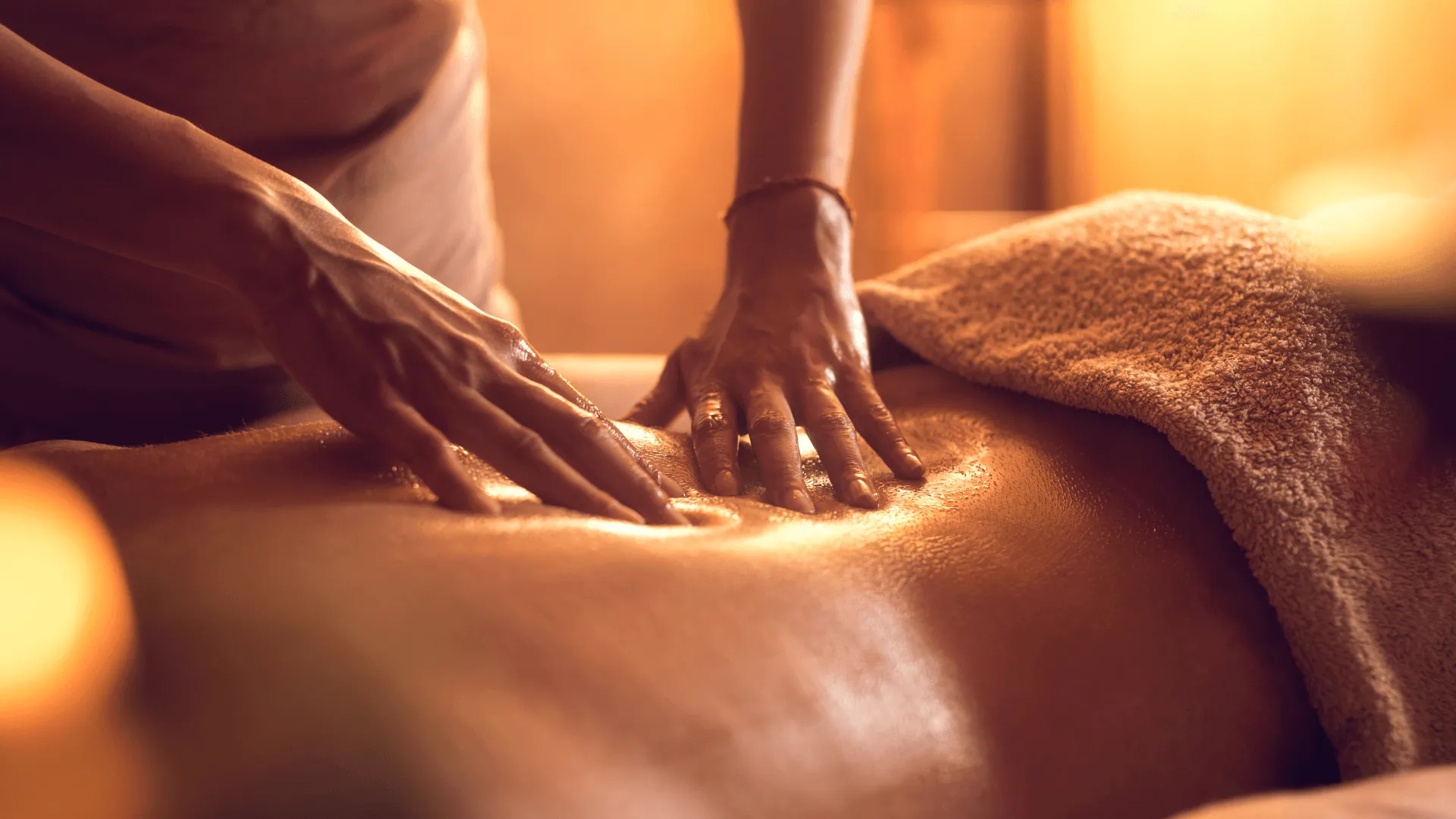 Not sure whether to choose Shiatsu vs. Swedish massage? Discover which massage technique best suits your relaxation and wellness needs.